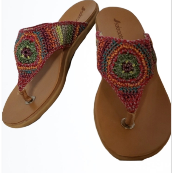 sakroots flip flops